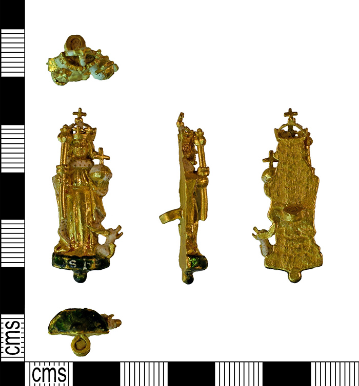 The front, back, side, top and bottom views of a figure of Henry VI with a scale showing that the object is about 3.5cm tall and 1.5cm wide