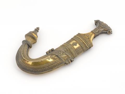 Lawrence was given the dagger, known as a jambiya, by Sherif Nasir in 1917 Lawrence was given the dagger, known as a jambiya, by Sherif Nasir in 1917