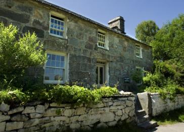 Home of iconic First World War poet saved for nation